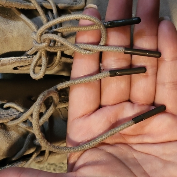 Tom's khaki platform booties size 7.5 - Picture 16 of 17